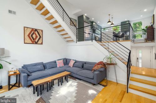 1018 Leithgow St, Philadelphia PA  19123-1421 exterior