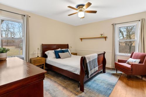 9360 Sleepy Hollow Ln, Milwaukee WI  53217-1242 exterior