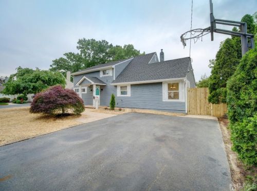 25 Sunrise Rd, Old Bridge NJ  08857-1435 exterior