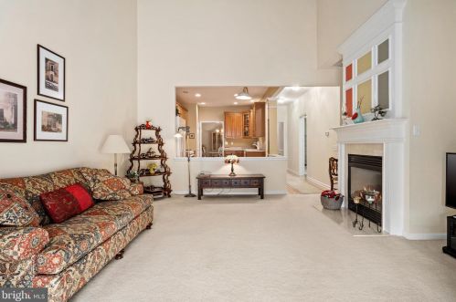 49 Falcon Ct, Trenton NJ 08690-2466 exterior