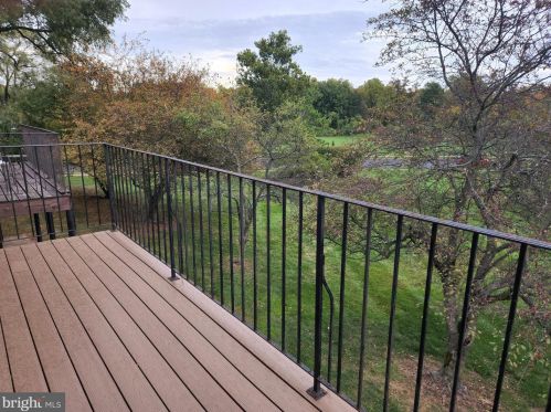 1006 Gum Pl, Huntingdon Valley PA 19006-1716 exterior