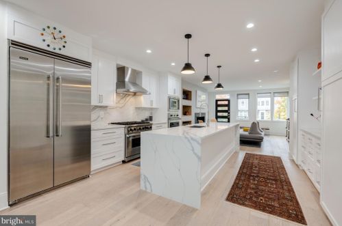 1818 37th St, Washington DC  20007-2238 exterior