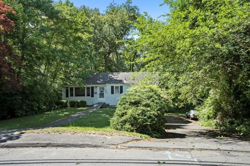 3 Fullin Rd, Norwalk CT 06851-3414 exterior