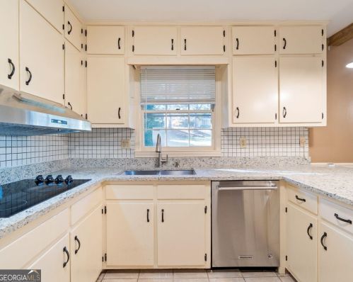 415 Amberidge Trl, Atlanta GA  30328-2806 exterior