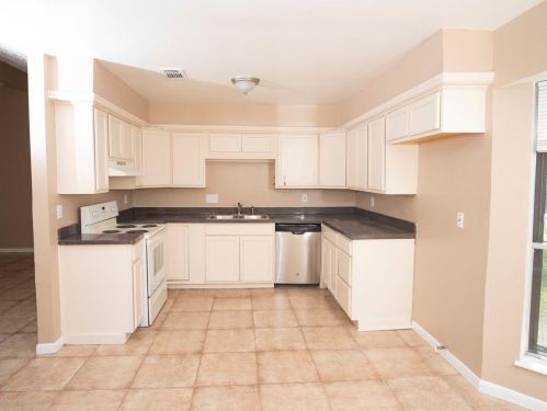 7010 Foxfield Ln, Humble TX 77338-1431 exterior