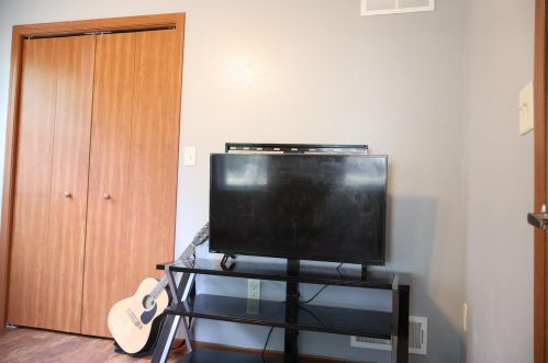 2223 28, Milwaukee WI 53215-2425 exterior