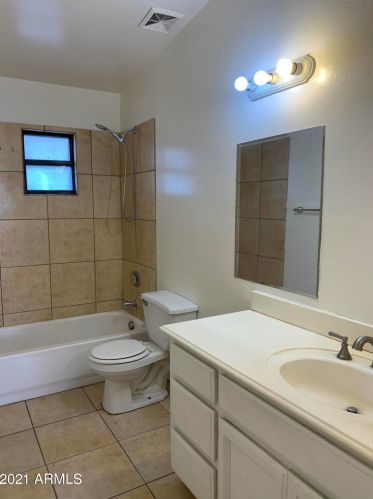 1009 3 St, Phoenix AZ 85004-2018 exterior