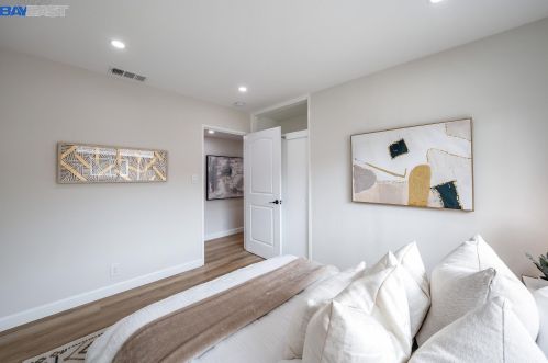 1143 Carey Dr, Concord CA 94520-4337 exterior