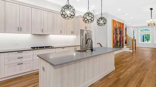 3358 Calumet Ave, Chicago IL 60616-1407 exterior