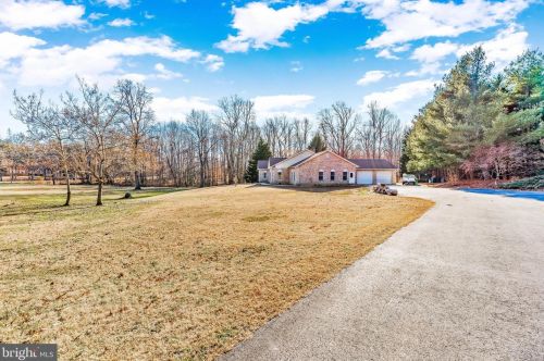 1010 Carson Dr, Huntingtown, MD 20639-9507