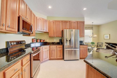 6791 Southport Dr, Boynton Beach FL 33472-6915 exterior