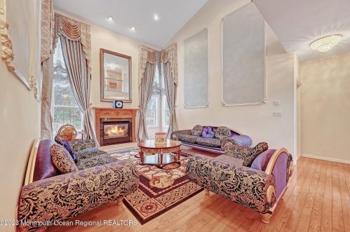 17 Monticello Ct, Morganville NJ 07751-4162 exterior