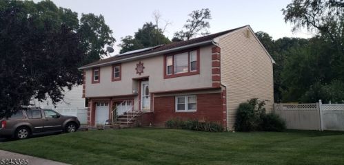 312 Oak Pl, Piscataway, NJ 08854-1728