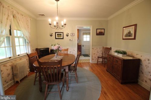 949 Old Bethlehem Rd, Quakertown PA 18951-3374 exterior