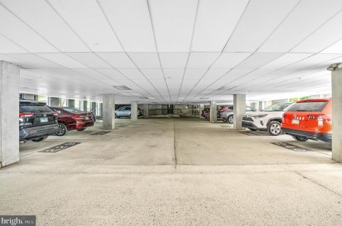 500 Admirals Way, Philadelphia PA 19146-5223 exterior