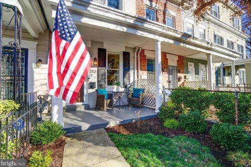 213 14th Pl, Washington, DC 20002-6407