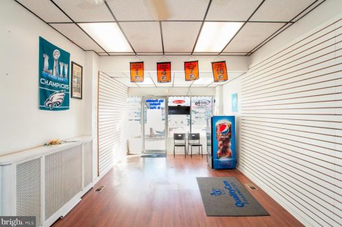 7316 Frankford Ave, Philadelphia PA 19135-3405 exterior