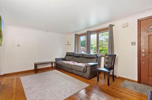 543 Lucy Dr, Pittsburgh, PA 15236-3335