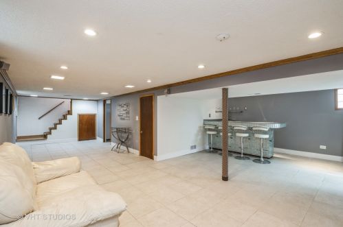 5000 Lawler Ave, Chicago IL 60638-2111 exterior