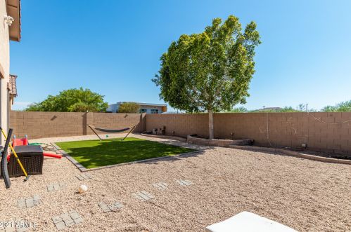 33712 26 Ave, Phoenix AZ 85085-5060 exterior