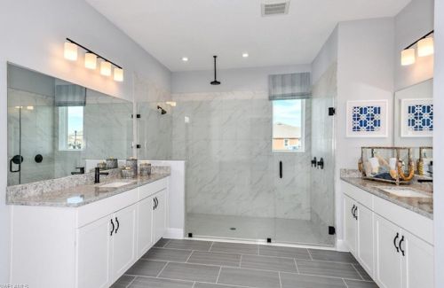 2026 Grv Dr, Naples FL 34120-1424 exterior