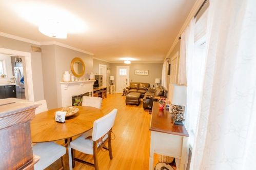 325 Greenville Ave, Providence RI 02919-1330 exterior