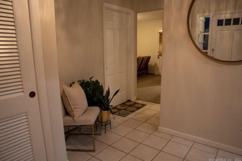 104 Rivergate Dr, Wilton, CT 06897-4137