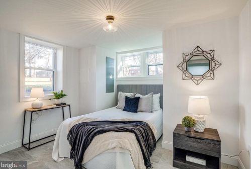 1727 16th St, Washington DC  20020-5661 exterior