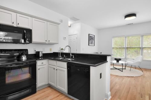 560 Morgan St, Atlanta GA 30308-2821 exterior