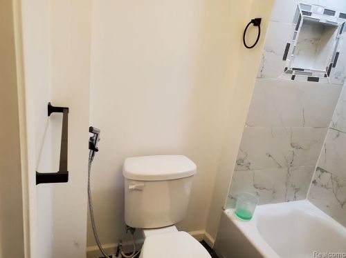 18033 Hanna St, Melvindale MI  48122-1422 exterior