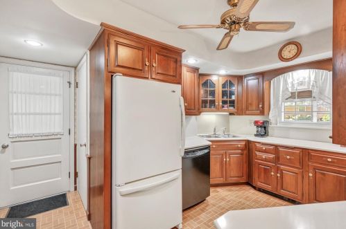 1666 Clearview Ave, Lancaster PA 17601-4308 exterior