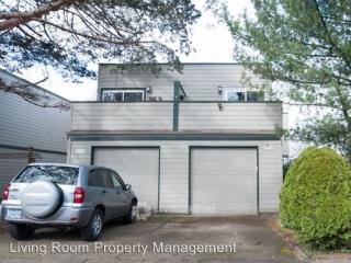 2727 17th Ave, Portland OR  97212-3311 exterior