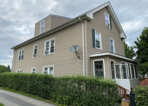 18 Falmouth St, Worcester MA 01607-1313 exterior