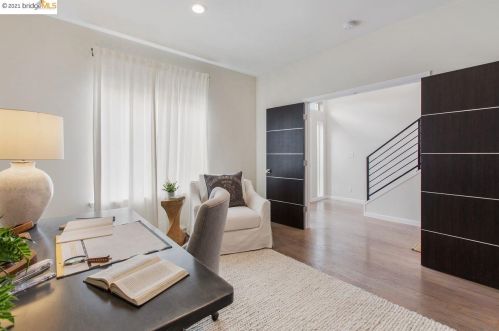 2323 8 St, Berkeley CA 94710-2530 exterior