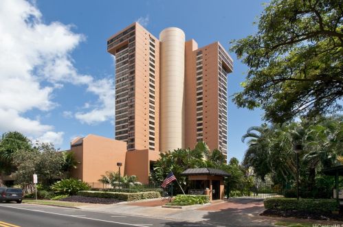 5333 Likini St, Honolulu HI 96818-1762 exterior