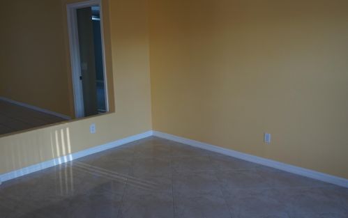 2025 Americana St, Fort Pierce FL  34953-1706 exterior