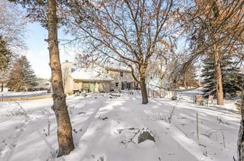 3514 Gln Oaks Ave, Saint Paul MN 55110-5661 exterior