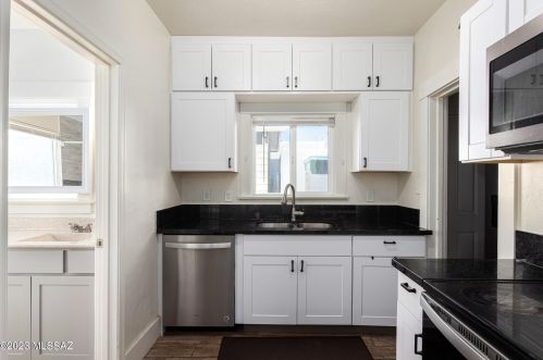 934 7th St, Tucson AZ  85719-5305 exterior