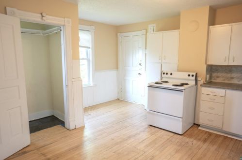 309 6 St, Duluth MN 55810-1638 exterior