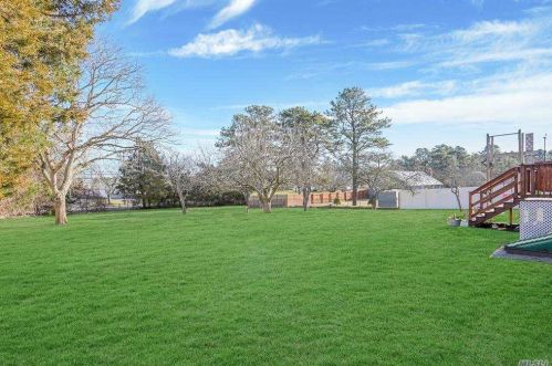 1599 Julia Goldbach Ave, Bohemia NY 11716-1517 exterior