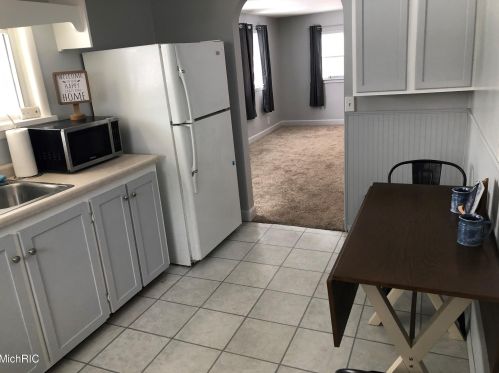 3111 Macarthur Rd, Meskegon MI  49442-1538 exterior