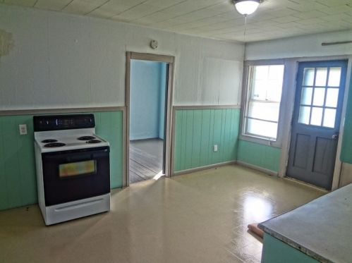 8 Cherry St, Ware MA 01082-1501 exterior