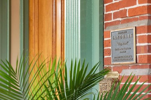 5501 Elgin St, Pittsburgh PA 15206-1432 exterior