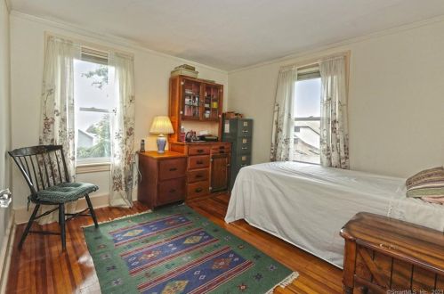 3 Hillcrest Ave, Milford CT 06460-7333 exterior