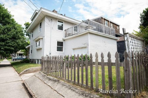 1302 Sherman St, Grand Rapids MI 49506-2613 exterior