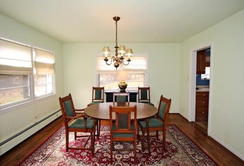 1007 Delafield Rd, Pittsburgh PA 15215-3204 exterior