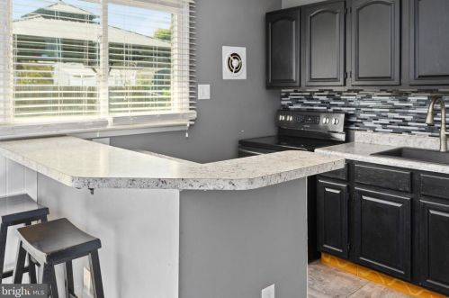 336 Beech St, Pottstown PA 19464-5652 exterior