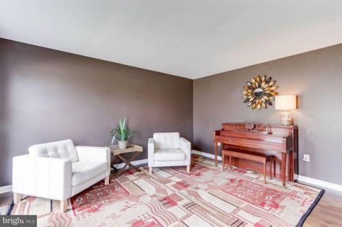 355 Foxleigh Dr, Hanover, PA 17331-1393