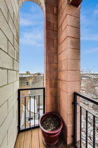 1735 Lawrence Ave, Chicago IL  60640-4403 exterior