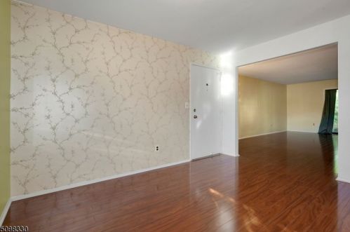 1944 Raspberry Ct, Edison NJ 08817-2744 exterior